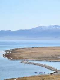 賽里木湖嘅秋日來信，赴一場金色湖岸之約