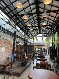 曼谷必訪！近200年歷史的古董咖啡館Hong sieng kong