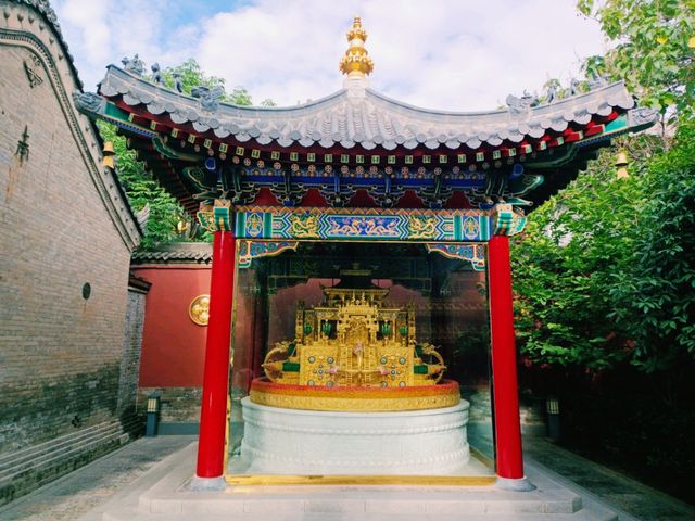 Off the Tourist Trail: A Backpacker's Pilgrimage to Guangren