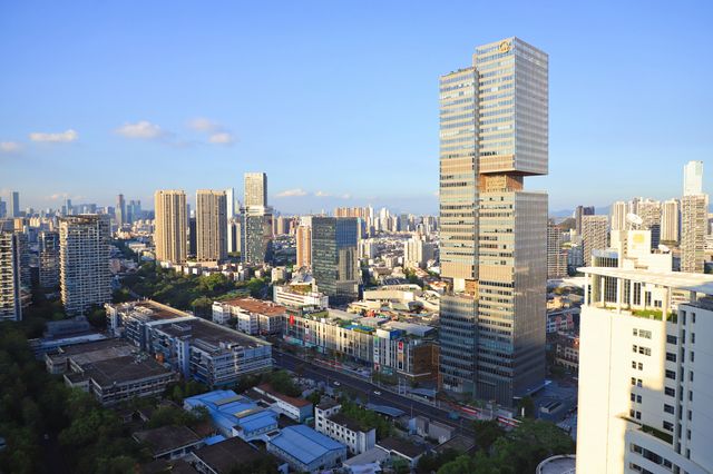 深圳酒店｜山海間的雲端停泊，深圳南山伊敦酒店全新啟幕！