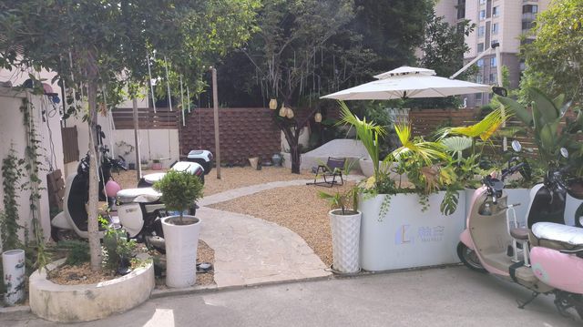 今次景德鎮之旅最大嘅驚喜，莫過於入住咗釉白民宿！由踏入大門嘅一刻起，就忍唔住想俾每一個細節打滿分！