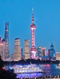 上海外灘超正玩法速成攻略！    位置：上海市黃浦區中山東一路，地鐵2號線、10號線南京東路站直達。 