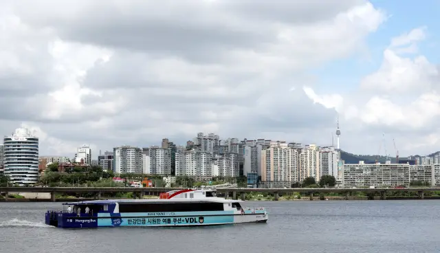 เรือเฟอร์รี่ "ฮันกังบัส" ในโซลเปิดตัวแล้ว