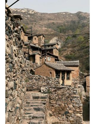 Hidden deep in the Taihang Mountains, an "Aerial Ancient Village"! A divine photo spot undiscovered by 90% of people ✨

Folks! You won't believe it! I discovered a place in Yangquan that's like
