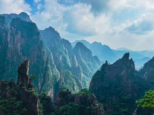Escape in the beauty of Huangshan 