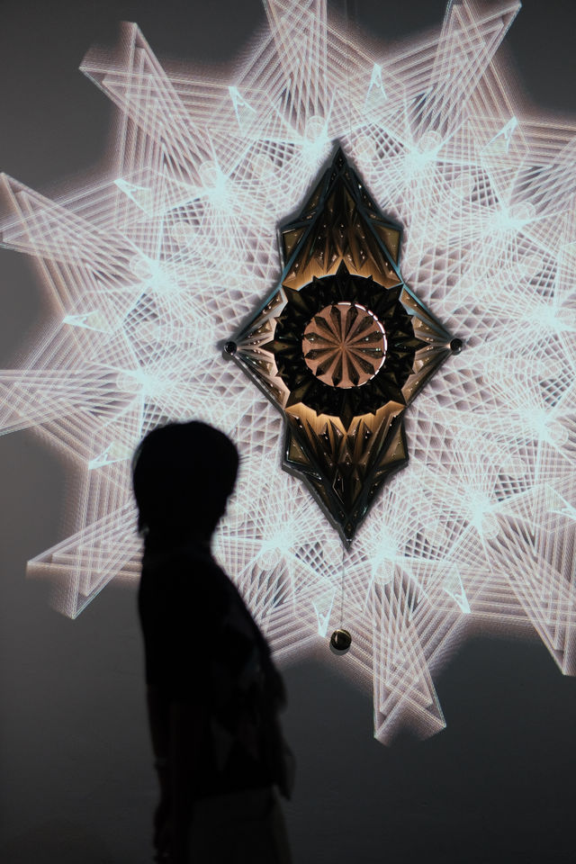 深圳新展 《臆浸之外》沉浸夢幻光影的藝術展