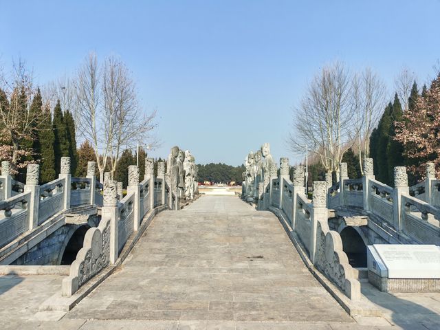 明祖陵神道石刻及陵冢玄宮