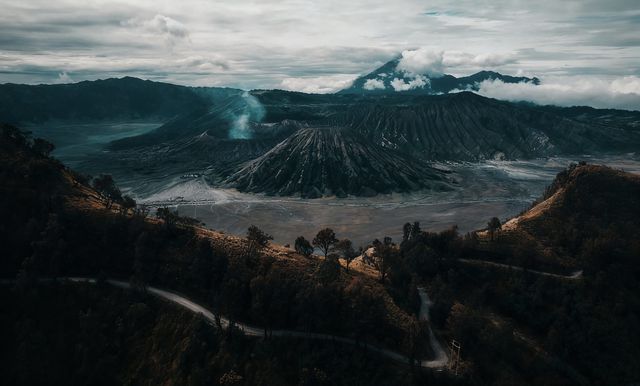 在 “月球地表” 徒步，闖入火山的千年秘境