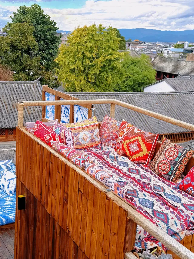 大理古城首家｜屋頂日咖夜酒