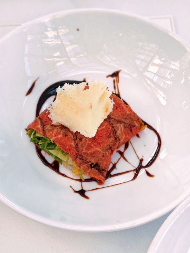 我想說，其實這個甜品車可以最早推上來