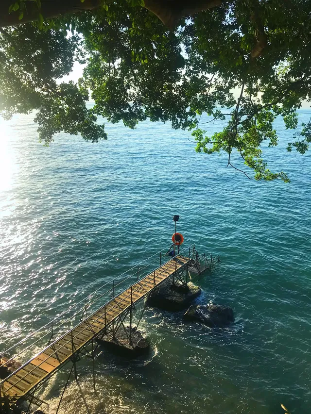 一人行~香港堅尼地城之西環泳棚 一人行~香港堅尼地城之西環泳棚