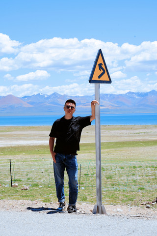 Driving a Tesla to Tibet, finally meeting Namtso
