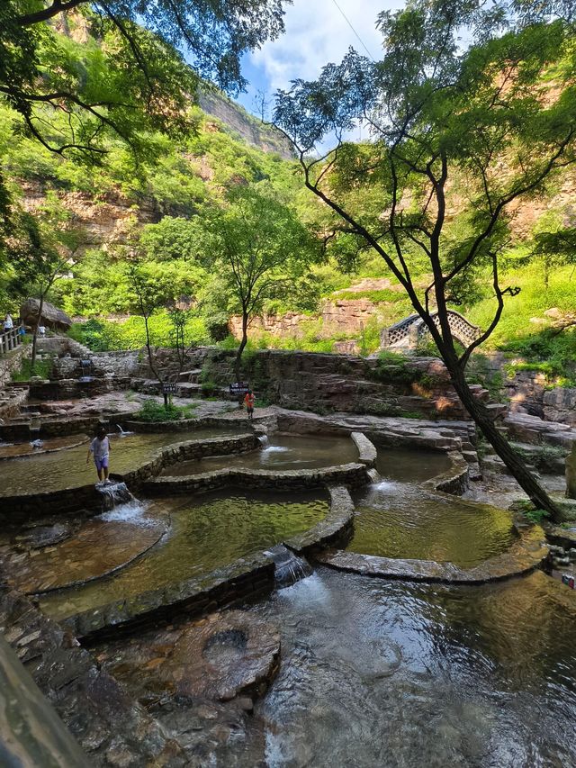 北京湖洞水遊玩攻略 湖洞水坐落於平谷區黃松峪鄉,是一處小眾原生態2A峽谷景區,因谷中有湖、山中有