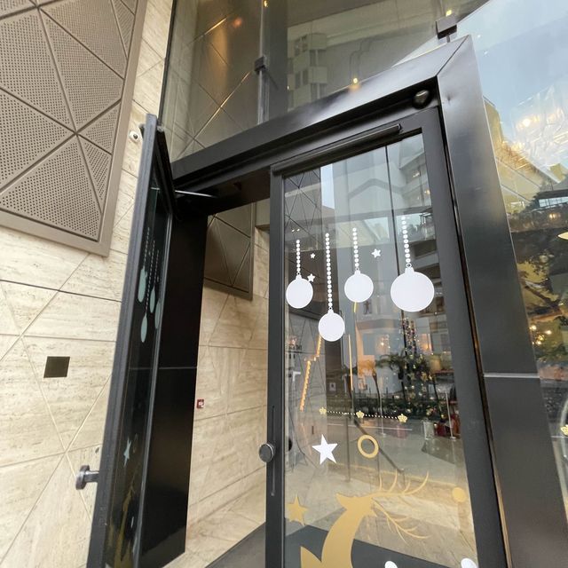 英皇駿景酒店