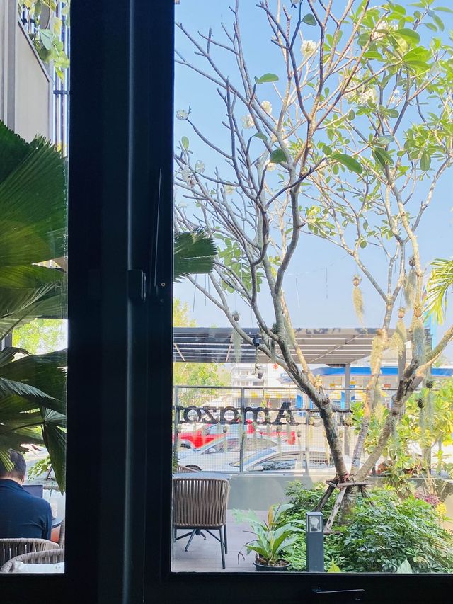 อเมซอน ปั๊ม ปตท หนองเสม็ด | เมืองตราด