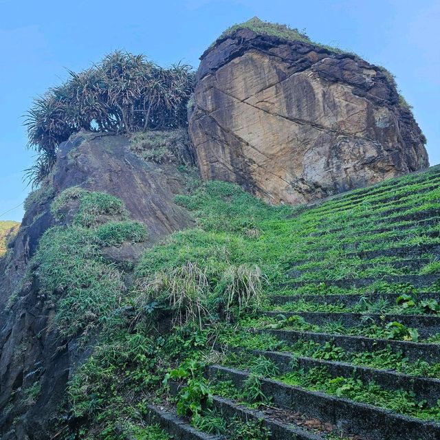 瑞芳區水湳洞～陰陽海～金黃色與蔚藍色海水特殊地理景觀