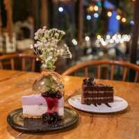 คาเฟ่พัทยา ริมหาดสุดชิค Good Old Sea Beach Cafe