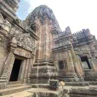 อุทยาน ปราสาทหินพนมรุ้ง 🏰