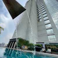 Banyan Tree Bangkok กับห้องกระจกทรงโค้ง