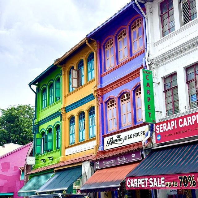 Pose with wall murals at Haji Lane🇸🇬