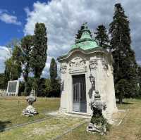 Why visiting a historical cemetery?