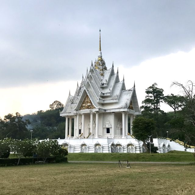 วัดภูเขาเหล็ก นบพิตำ นครศรีธรรมราช