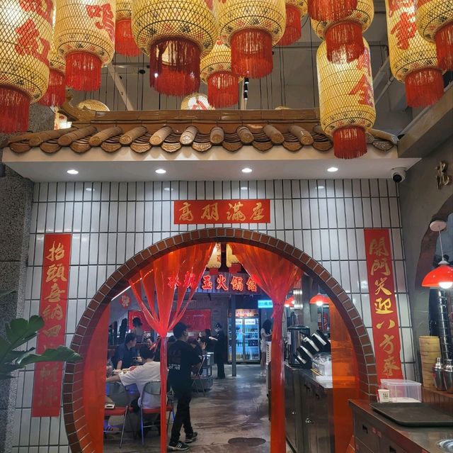 內地大熱的網紅火鍋店!朱光玉火鍋館

