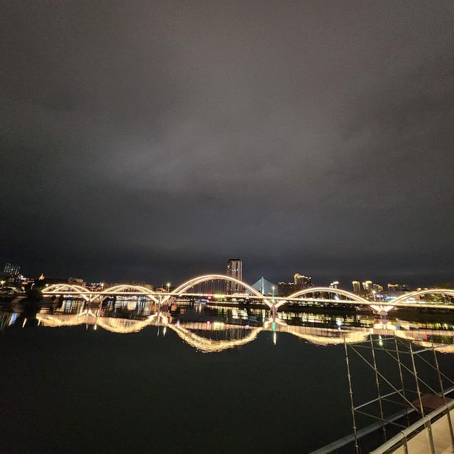 A great night walk in Min River