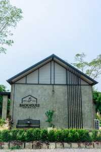 BACK HOUSE CAFE’ 