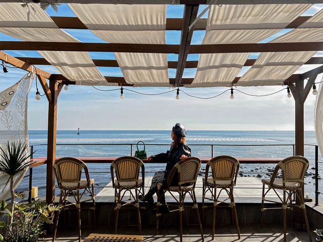 Cafe with a stunning view of the ocean