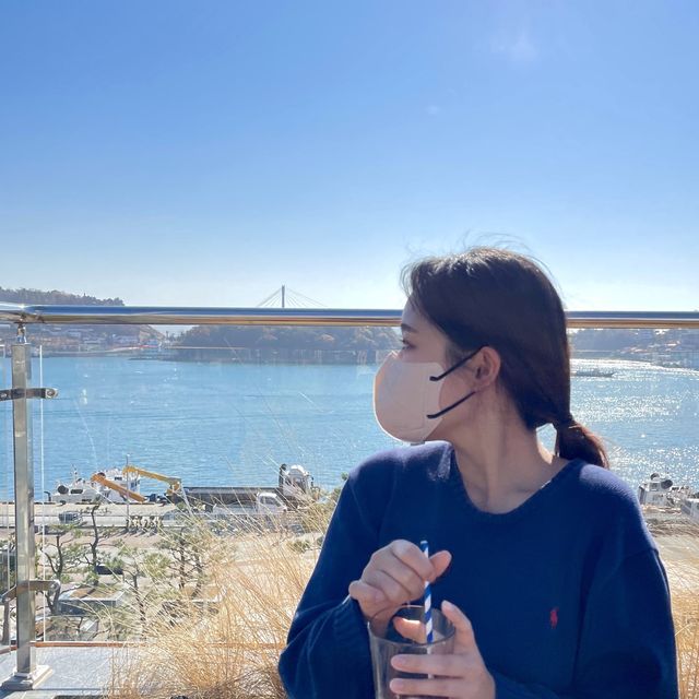 여수 이순신 광장 옆 오션뷰에 감성 넘치는 카페&펍 삼사칠!! 