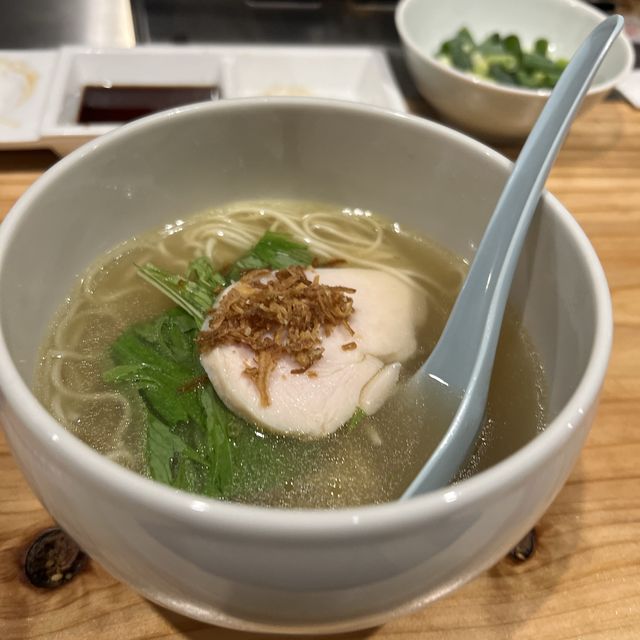 【大阪・福島】芸能人もお忍びで訪れる地鶏焼き店