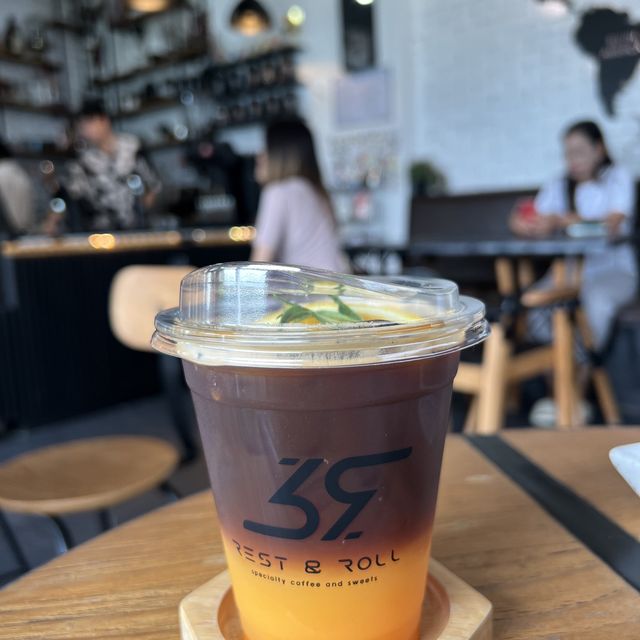 Rest & Roll  ร้านกาแฟเมืองประจวบคีรีขันธ์