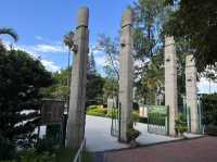 宋皇臺遊覽重點：刻有「宋王臺」三個大字的石碑