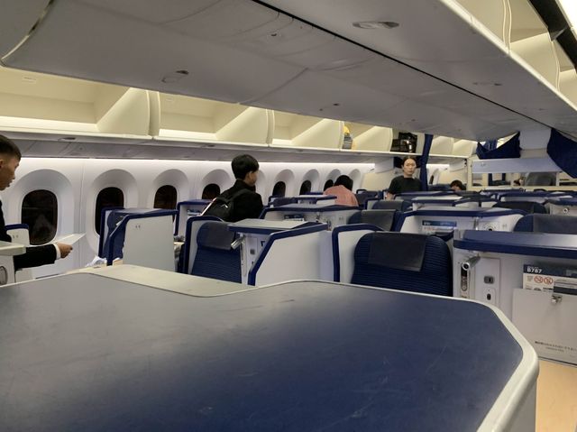 ベトナム　ベトナム観光　ハノイ　ノイバイ国際空港から成田国際空港へANA便で快適フライト！