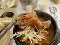 담백한 갈비탕이 얼큰하면 해장하기 딱 좋은 맛!