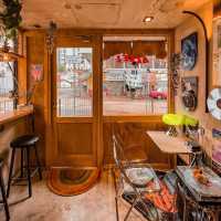 香港隱世轉角木系復古Cafe