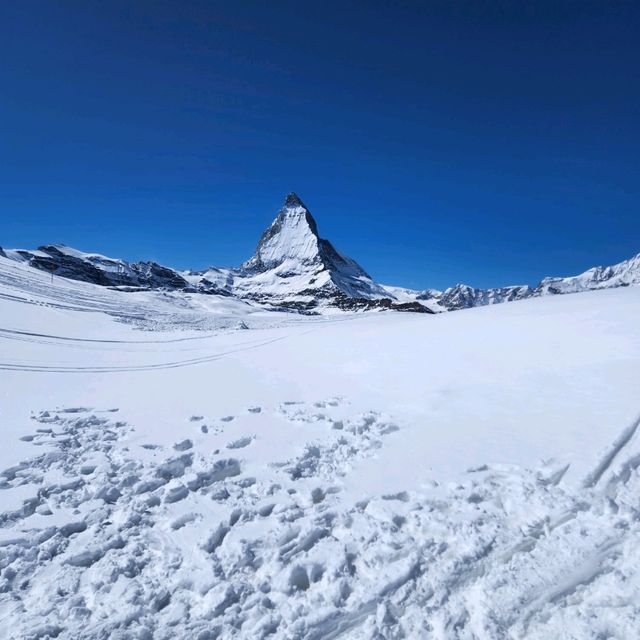 【瑞士】羅滕博登至利菲爾山：遠眺馬特洪峰高山雪橇道