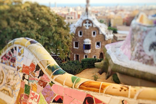 ガウディデザインのグエル公園 | Trip.com バルセロナ