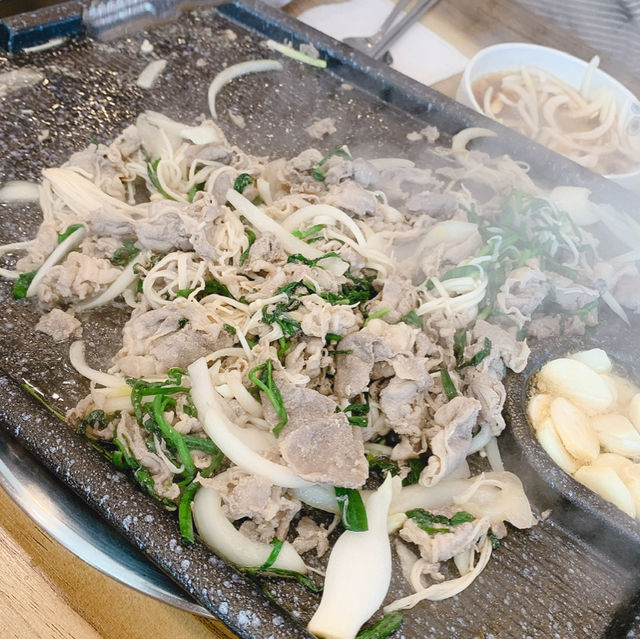 stir-fried bean sprout meat