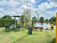 Cafe Laura Bar and Restaurant-หินกอง 