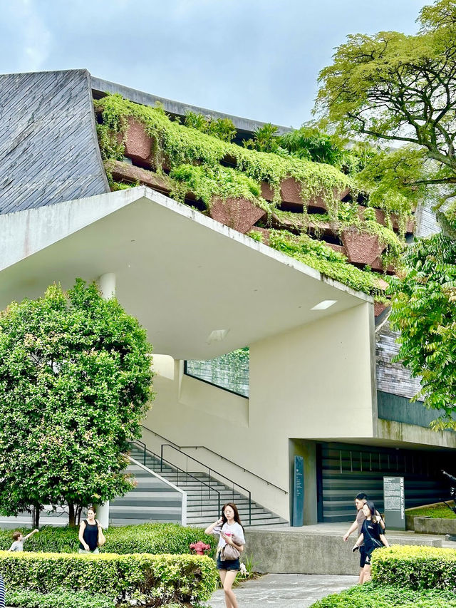 Lee Kong Chian Natural History Museum