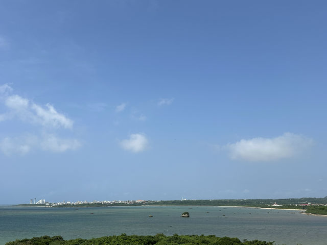 沖縄・石垣島。『馬見岩（んまみいし）』と『赤馬の碑』(赤馬公園) 