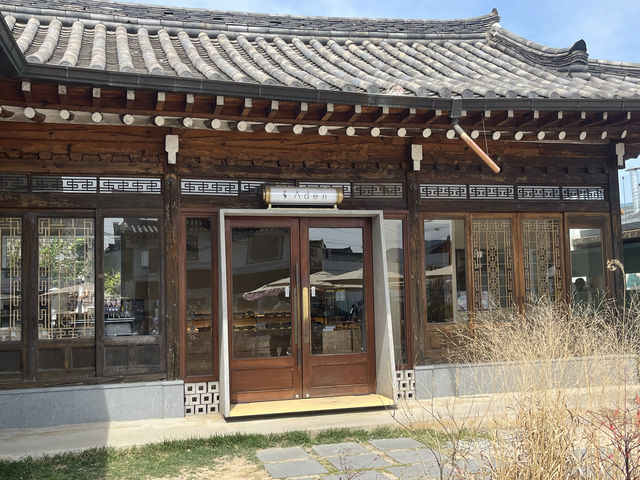 경주여행오면 카페는 여기로~! 황리단길 대형 한옥카페 ‘황남아덴’