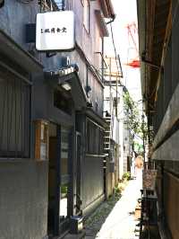 【桃園稲荷神社/東京都】中野駅そばのレトロ感ある地域の神社