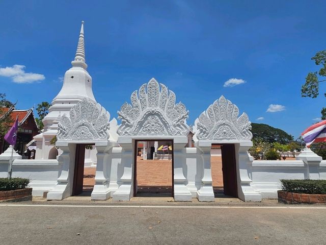 วัดพระบรมธาตุไชยาราชวรวิหาร