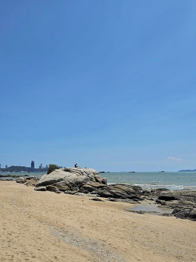 คิดถึงทะเล นึกถึง หาดวงศ์อมาตย์ 