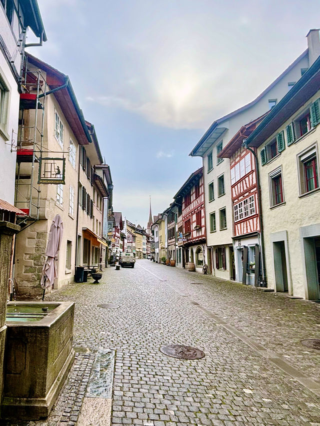 【瑞士】Stein am Rhein施泰因：萊茵河畔的中世紀舊城區 I 春天好去處