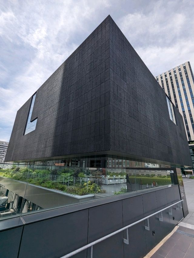 日本大阪-神密的黑色大立方體：大阪江之島美術館
