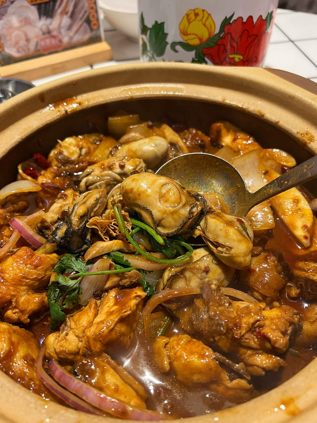 「香港情懷特色雞煲火鍋店，回味無窮！」